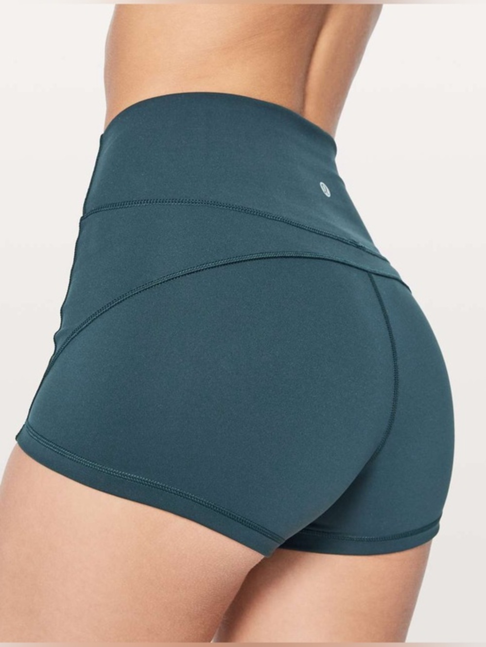 Women’s 8 Lululemon In Movement Short *Everlux 2.5" Submarine Dark Teal